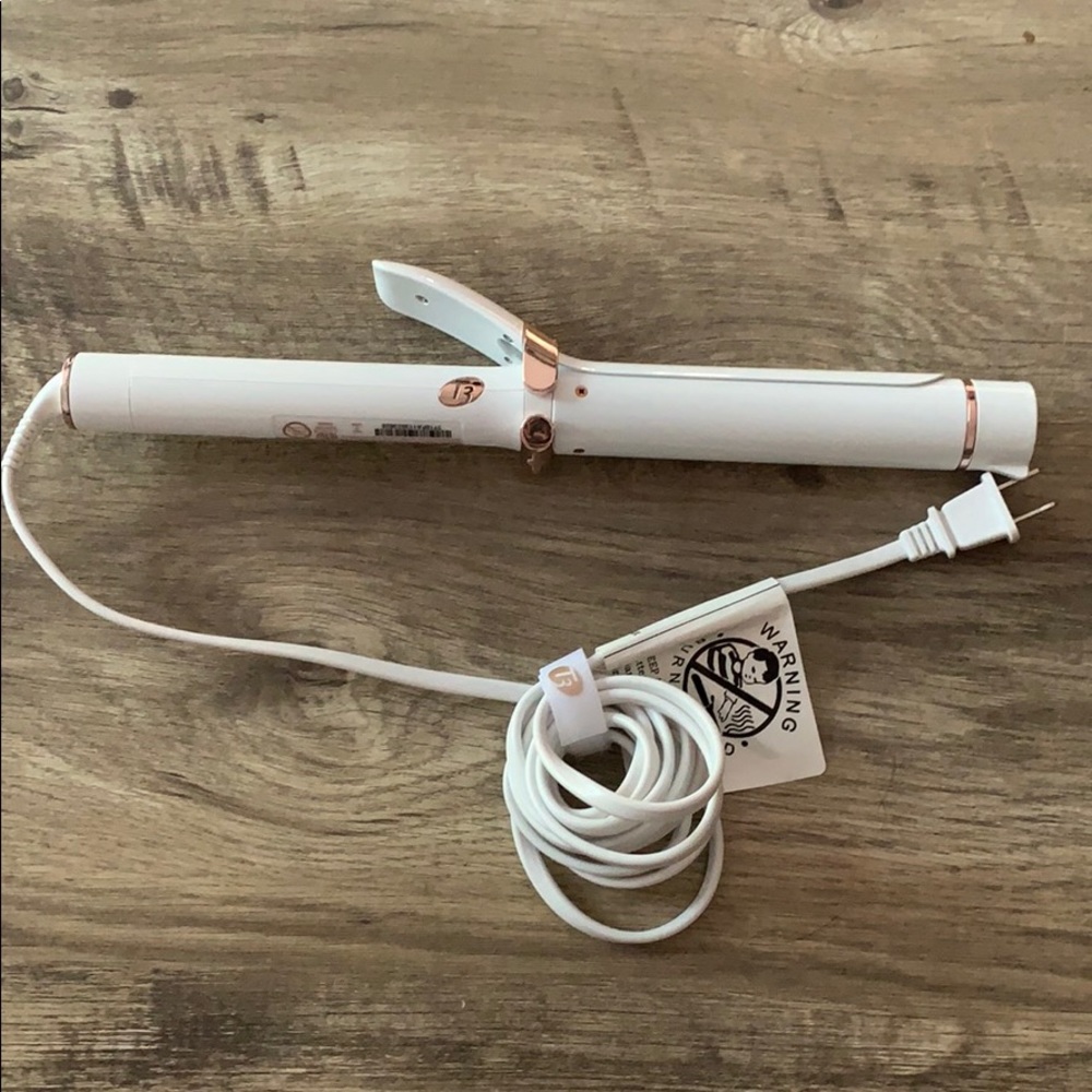 T3 singlepass curling iron